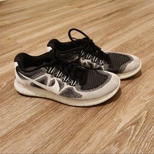 Women’s Nike Free Running Shoes size 7.5
